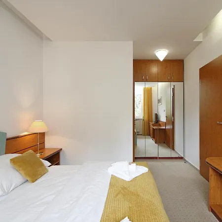 Interhotel Montana فندق 3*